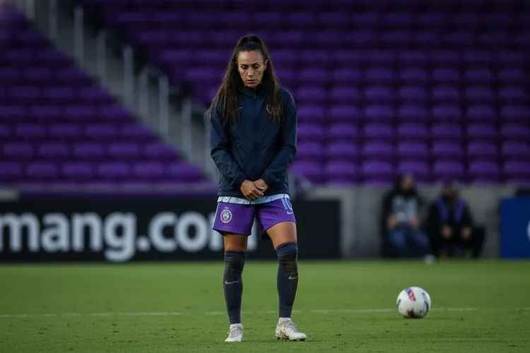 Marta, captain of the Orlando Pride, expressed her disappointment after a narrow loss to Gotham FC in the NWSL semifinals. She questioned a key referee decision and praised her team's strong effort throughout the season.