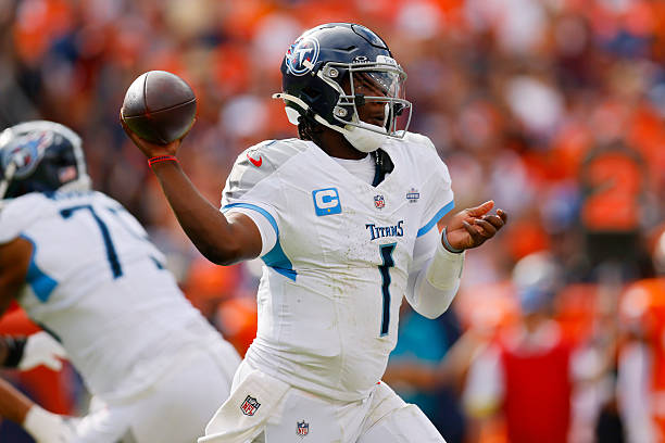 Tennessee Titans quarterback Cam Ward has dropped the pounds and is firing on all cylinders as he recovers from a shoulder injury ahead of the new season.