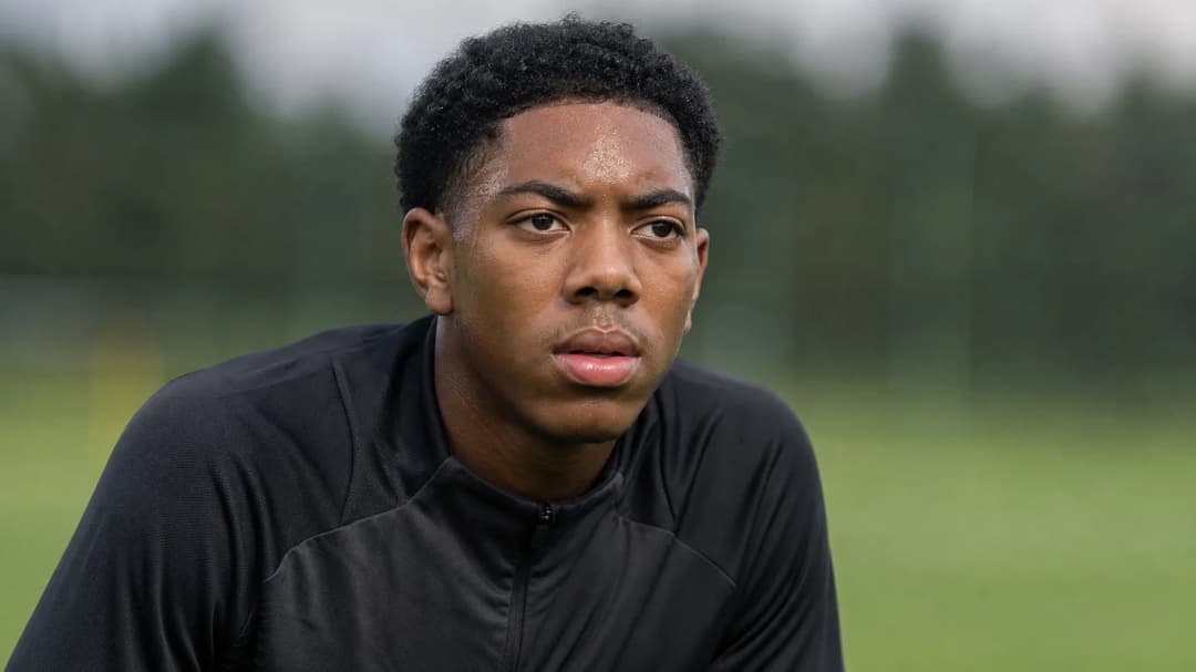Myles Lewis-Skelly preparing for a training session at Manchester United.