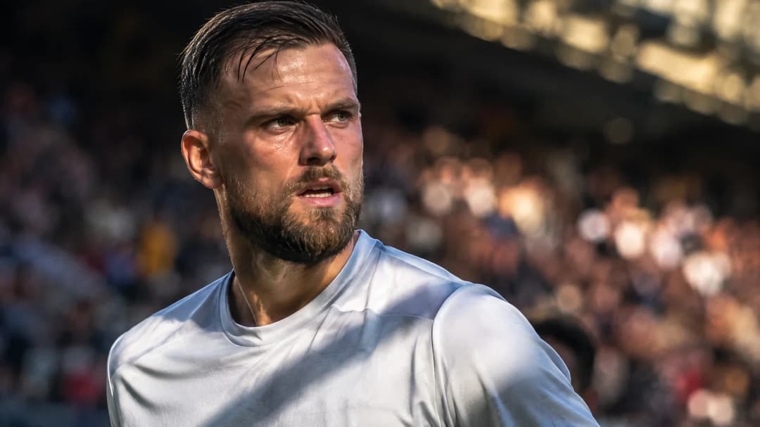 Kristall Máni Ingason focused during a match, displaying emotion.