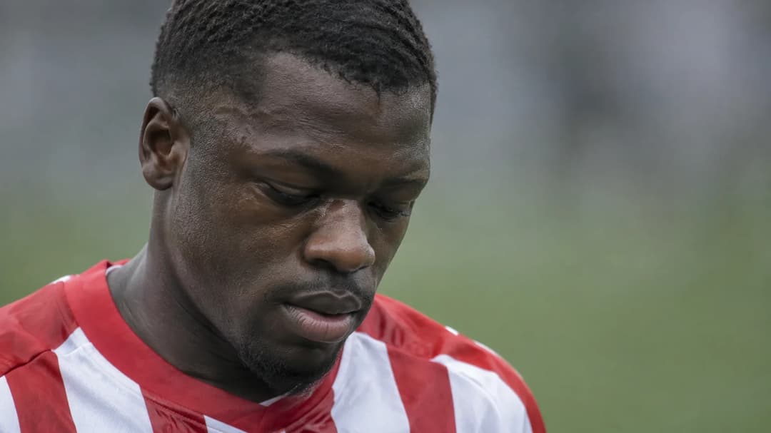 Brian Brobbey står med et ettertenksomt uttrykk etter Sunderlands målløse kamp mot Leeds.