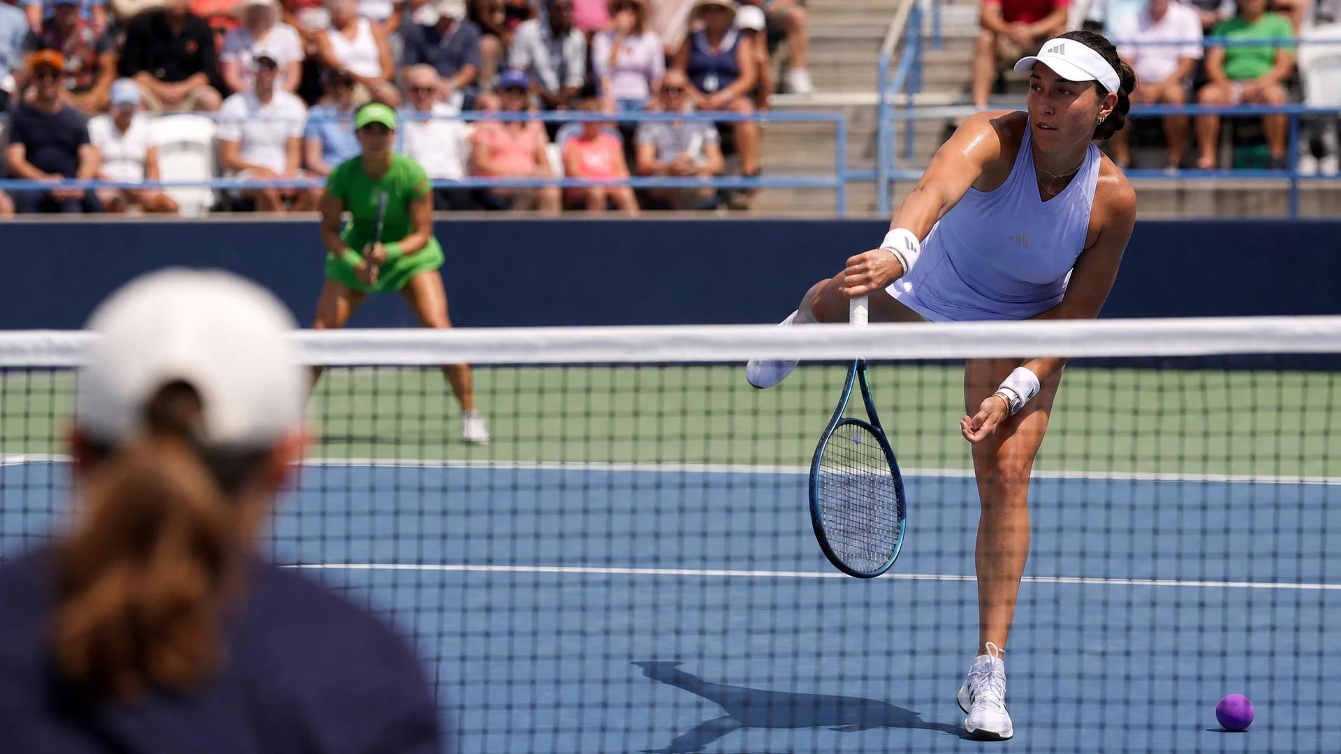 A tennis match in progress between Jessica Pegula and Alexandra Eala at the Washington DC Open.